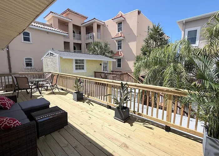 "palms" Gulf-view Historic Retreat Casa rural